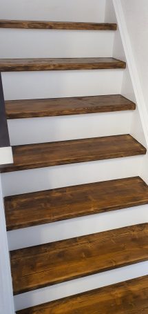 Trappen na renovatie Trappen na renovatie